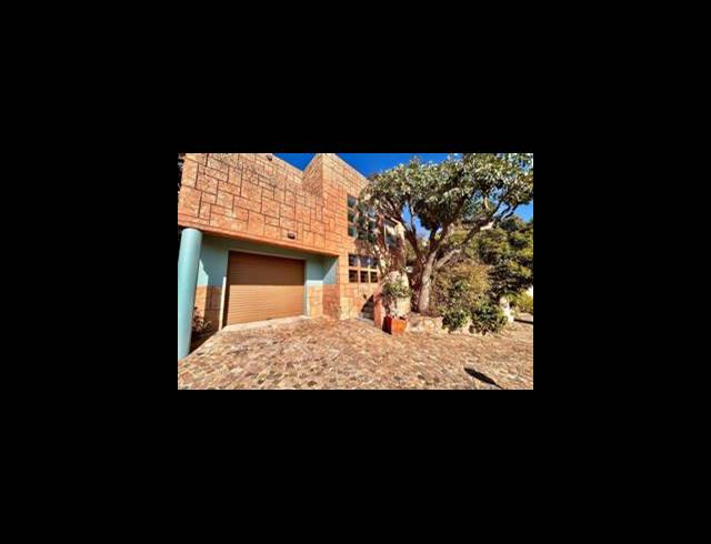 3 BEDROOM HOUSE FOR SALE IN OAKDENE